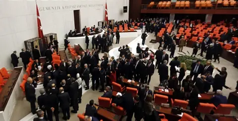 64. Hükümeti Beklerken