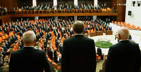 Başkanlık Tartışması Ertelenemez