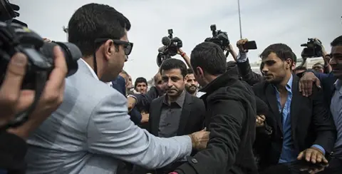 Biz Milletiz Sizse Eşkiya!
