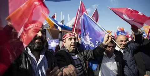 Bu Memlekette Yaşanır Hem de Güzel Yaşanır