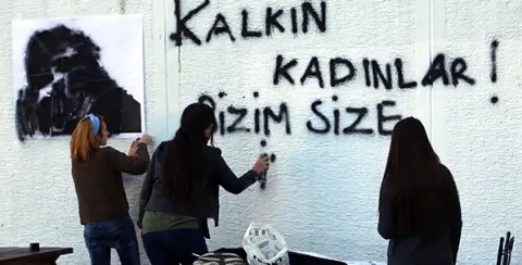 Kadına Ayrımcılıkta Fark Atıyoruz