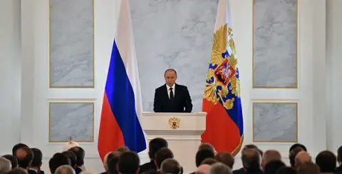 Putin Ne Yapar?