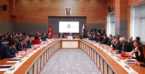 Türkiye Tipi Başkanlık Sistemi Arayışı Sahici Bir Mesele