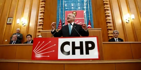 Bir Konuşsan, Belki İkna Edersin!