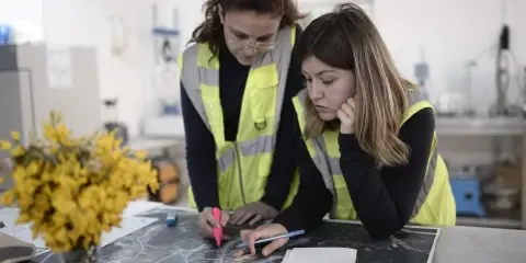 Cam Tavan Sendromunda Kadın İstihdamı