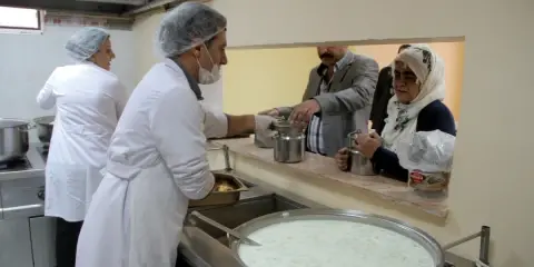 Politik ve Ekonomik Yönüyle Sosyal Yardımlar