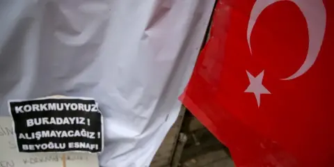 Millet Burada ve Ayakta