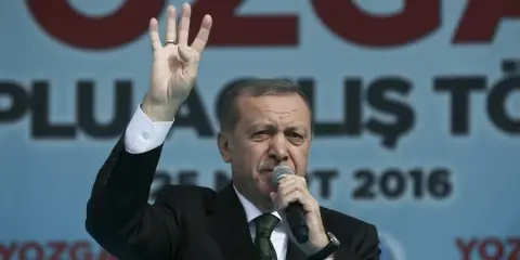 Tarih Endişeli AKP’lileri Nasıl Yazacak?