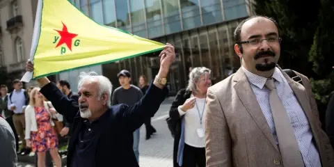 Biri Bunları Toplasın