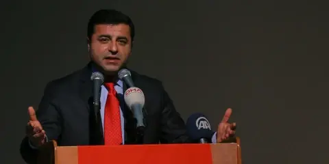 "Dönme Dolaba Binmek"