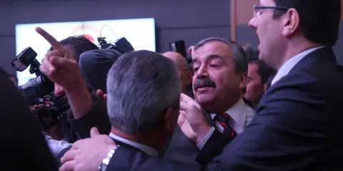 İzmir Marşıyla Geldiler, PKK Marşıyla Gidiyorlar