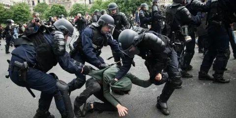 Gezi Günlerinde Paris’ten “Endişeli” Olmak