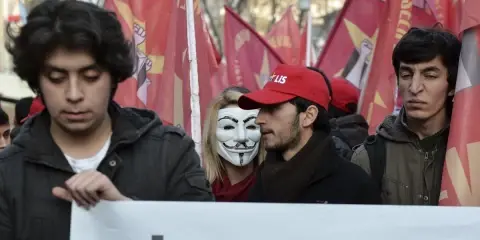 Hedonist Devrimbaz: Liseli Genç!