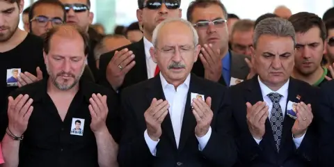 Kılıçdaroğlu Protestolardan Nasıl Kurtulur?