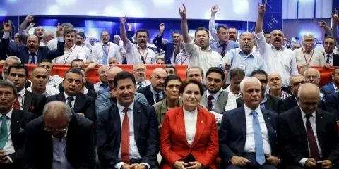 Siyaset Karakola Düşmemeli