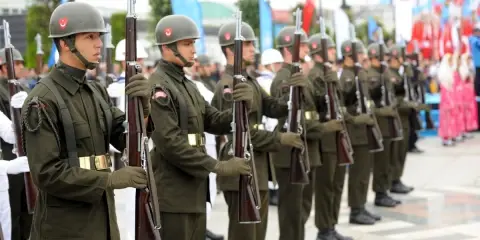 Darbe Fırsatçıları