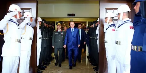 Sivillerin Denetiminden Sivillerin Üstünlüğüne
