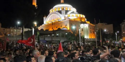 Minareler Süngümüz, Müminler Asker!