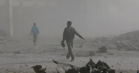 Halep’teki Katliama Lokum Dağıtmak