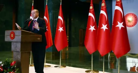 Cumhurbaşkanı Önce Millete Sesleniyor