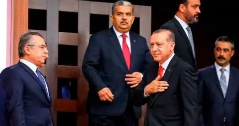 Erdoğan Derhal AK Parti’nin Başına Geçmeli