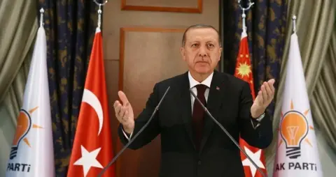 AK Partinin Önündeki Meşakkatli Yol