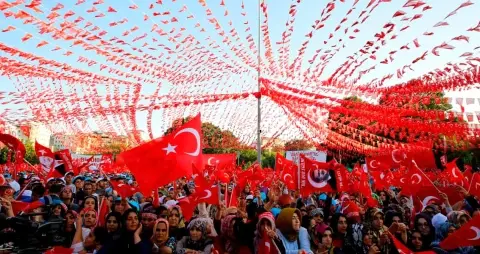 Makul Çoğunluğa Büyük İş Düşüyor