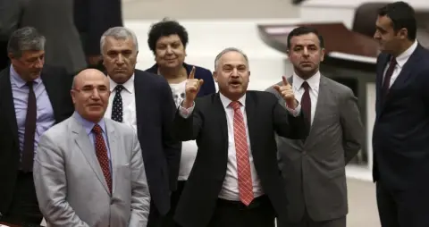 Çukura Düşmekten Kurtulamayan CHP