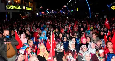 Esaret Zincirini Kırdık Bir Kere!