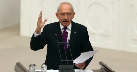 Tanklar Kılıçdaroğlu’na Selam Dururken...