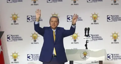 Kaptan Usta da, Mürettebat Ne Âlemde?