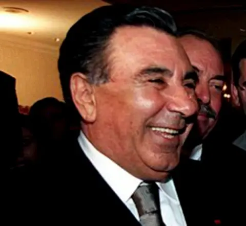 Aydın Doğan Haklı Beyler, Dağılalım!