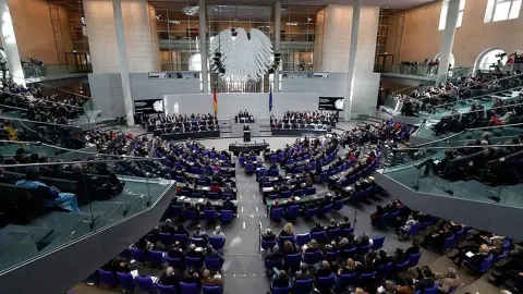 “Erdoğan’ın Önünde Diz Çökmek”