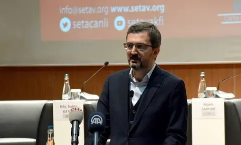 Prof. Dr. Burhanetin Duran: “Suriye Bağlamında Türkiye-ABD İlişkileri Ciddi Bir Krize Girdi”