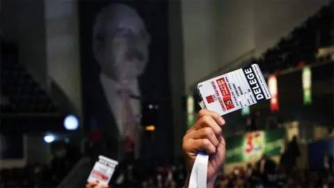 Sık Dişini CHP!