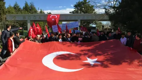 Buyurun Bu İktidarı da Eleştirin