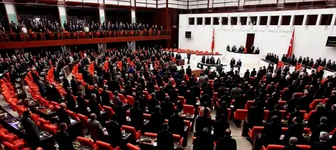 Geçiş Sürecinde Güçlü Yasama Desteğinin Gerekliliği
