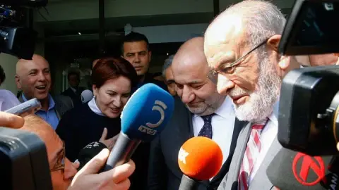 Muhalif Bloğun Çatı Aday Çıkmazı
