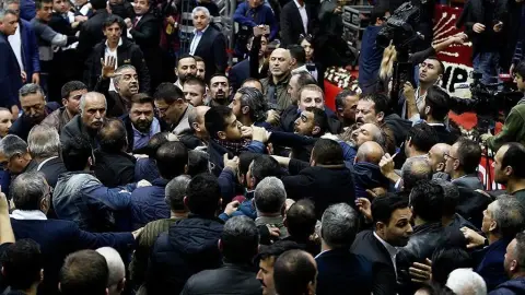 Tatminsiz ve Hırçın