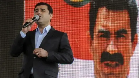 Demirtaş Siyaseti Değil, Terörü Seçti