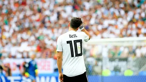 Mesut Özil Olayı: Almanya’nın Irkçılık Sorunuyla Yüzleşme Fırsatı