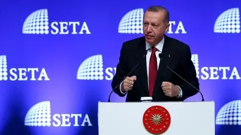 AK Parti Kongresi ve Krizleri Yönetmek