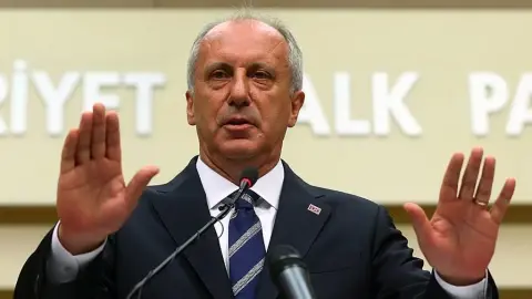 Siyasetçi Hatasını Kabul Eder Mi?