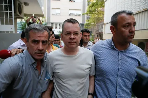 Sorun Papaz Değil, Güçlü Türkiye
