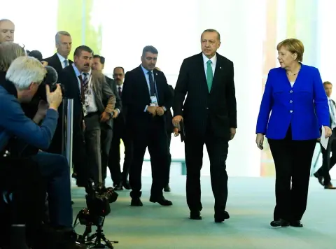 Normalleşme ve Merkel’in Zorlu Görevi