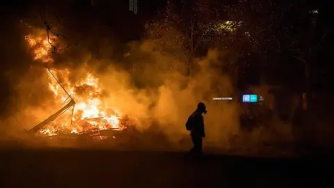 Avrupa’da Merkez Partilerin Çöktüğü, Aşırı Sağ ve Aşırı Solun Yükseldiği Bir Siyasi Kriz Var