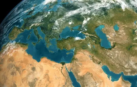 Türkiye Ekseni ve Güçlendirilmiş Stratejik Özerklik