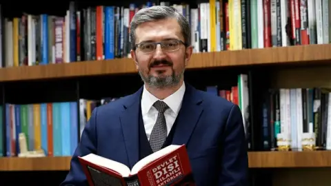 SETA Genel Koordinatörü Prof. Dr. Burhanettin Duran: Türkiye, Devlet Dışı Aktörlerin Alanını Kapatmaya Çalışıyor