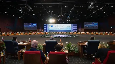 Gücün Çıplak Yüzü Çirkindir!