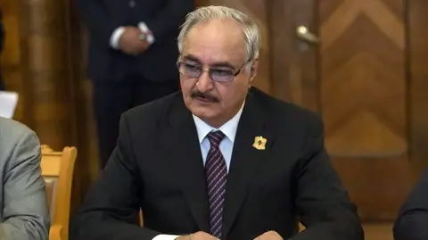 Libya’da Zayıf Siyasi Otorite Hafter’in Elini Güçlendirdi
